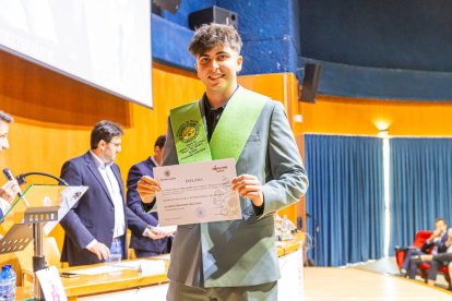 Graduación de los primeros titulados en CAFYD