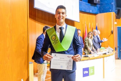 Graduación de los primeros titulados en CAFYD