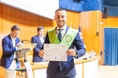Graduación de los primeros titulados en CAFYD