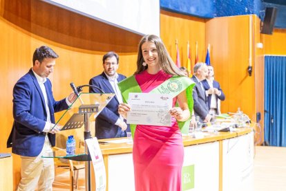 Graduación de los primeros titulados en CAFYD