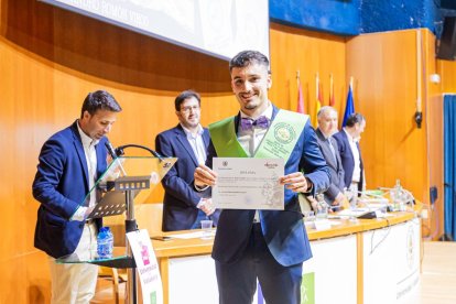 Graduación de los primeros titulados en CAFYD