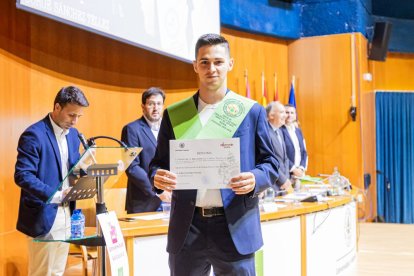 Graduación de los primeros titulados en CAFYD