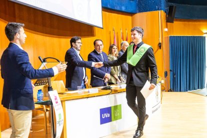 Graduación de los primeros titulados en CAFYD