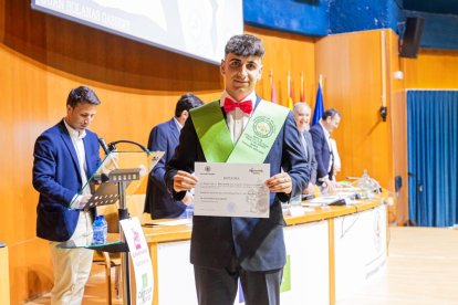 Graduación de los primeros titulados en CAFYD