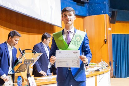 Graduación de los primeros titulados en CAFYD