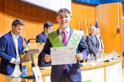 Graduación de los primeros titulados en CAFYD
