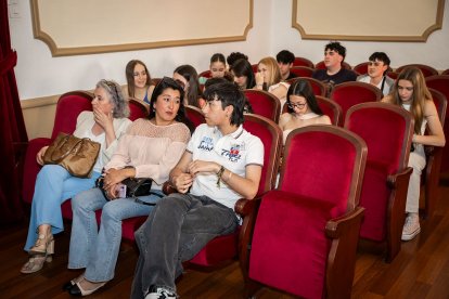 La Fundación Antonio Machado premia a 45 alumnos de diversas provincias por su implicación en difundir los valores mediambientales que recoge 'Campos de Castilla'.