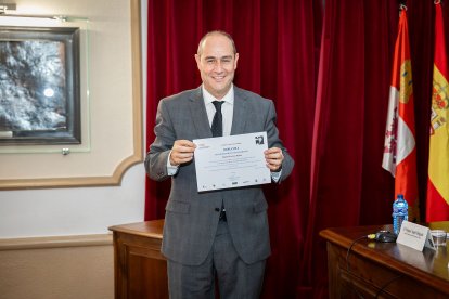 La Fundación Antonio Machado premia a 45 alumnos de diversas provincias por su implicación en difundir los valores mediambientales que recoge 'Campos de Castilla'.