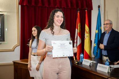 La Fundación Antonio Machado premia a 45 alumnos de diversas provincias por su implicación en difundir los valores mediambientales que recoge 'Campos de Castilla'.