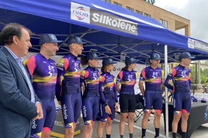 Un momento de la presentación del equipo ciclista.