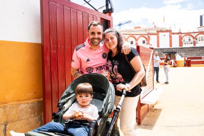 Concluido el encierro, la fiesta continuó en la plaza de toros.