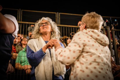 21 valientes pisan fuerte sobre la hoguera de San Pedro Manrique.