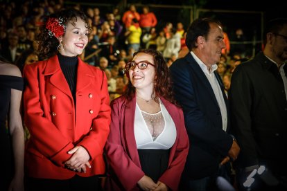 21 valientes pisan fuerte sobre la hoguera de San Pedro Manrique.