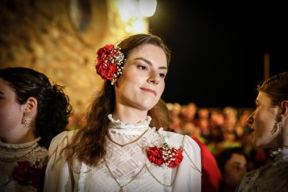 21 valientes pisan fuerte sobre la hoguera de San Pedro Manrique.