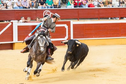 Andy Cartagena, Diego Ventura y Lea Vicens dieron el pistoletazo de salida a la Feria