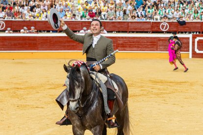 Andy Cartagena, Diego Ventura y Lea Vicens dieron el pistoletazo de salida a la Feria