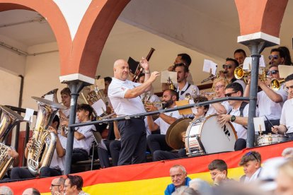Andy Cartagena, Diego Ventura y Lea Vicens dieron el pistoletazo de salida a la Feria