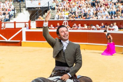Andy Cartagena, Diego Ventura y Lea Vicens dieron el pistoletazo de salida a la Feria