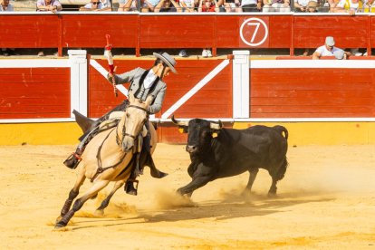 Andy Cartagena, Diego Ventura y Lea Vicens dieron el pistoletazo de salida a la Feria