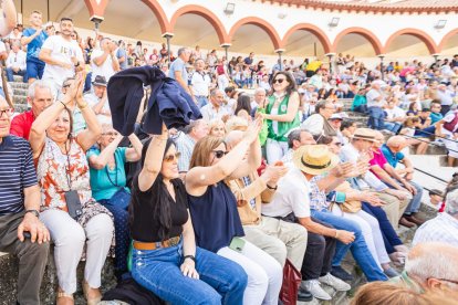 Andy Cartagena, Diego Ventura y Lea Vicens dieron el pistoletazo de salida a la Feria