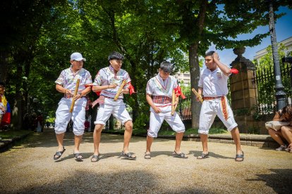 Una gran celebración con bailes, música, gastronomía y tradiciones.