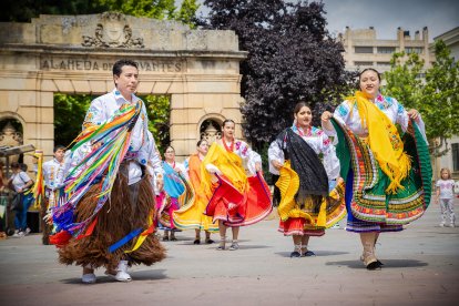 Una gran celebración con bailes, música, gastronomía y tradiciones.
