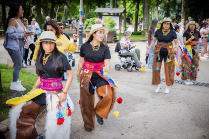 Una gran celebración con bailes, música, gastronomía y tradiciónes.