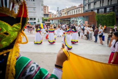 Una gran celebración con bailes, música, gastronomía y tradiciónes.
