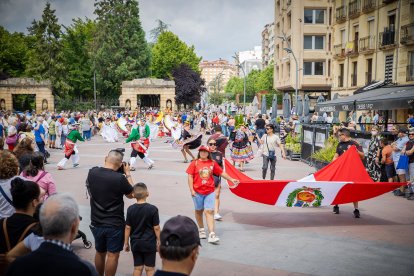 Una gran celebración con bailes, música, gastronomía y tradiciónes.