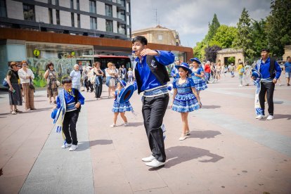 Una gran celebración con bailes, música, gastronomía y tradiciónes.