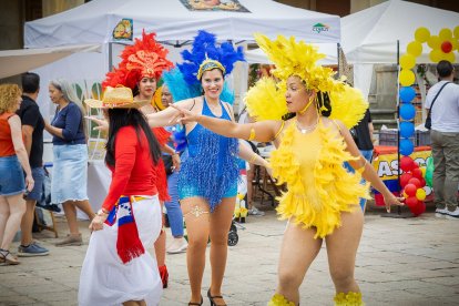 Una gran celebración con bailes, música, gastronomía y tradiciónes.