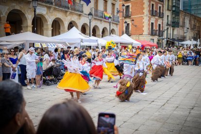 Una gran celebración con bailes, música, gastronomía y tradiciónes.
