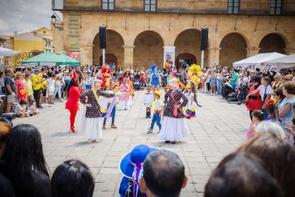 Una gran celebración con bailes, música, gastronomía y tradiciónes.