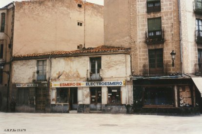 Tienda de ropa de hombre antes