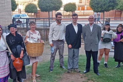 El grupo de tatro Aregrada en una de sus primeras representaciones