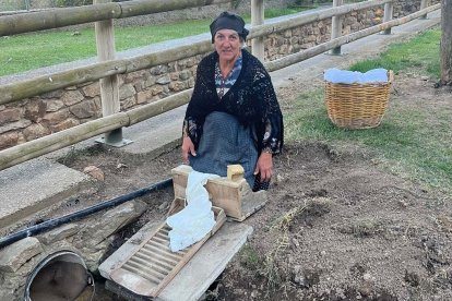 El grupo de tatro Aregrada en una de sus primeras representaciones