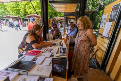 Primer día cargado de emoción en la Feria Expoesía