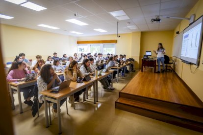 Las aulas del Campus Duques de Soria se vuelven a llenar de vida