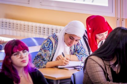 Las aulas del Campus Duques de Soria se vuelven a llenar de vida