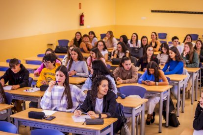 Las aulas del Campus Duques de Soria se vuelven a llenar de vida