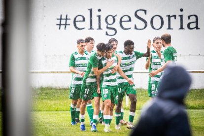 El agua fue protagonista durante el encuentro