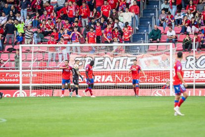 Poco premio para un Numancia que dispuso de más y mejores ocasiones que el rival.