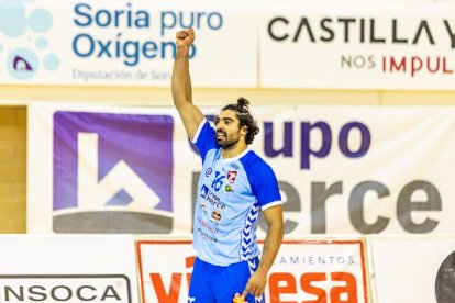 Los celestes lanzados en los primeros sets cayeron después en el definitivo