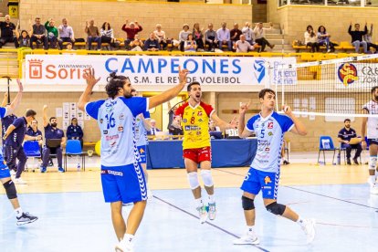 Los celestes lanzados en los primeros sets cayeron después en el definitivo