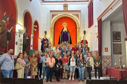 La Cofradía de la Oración en el Huerto de Soria se reúne en Sevilla con sus homólogas.