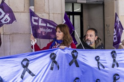 Los sindicatos leyeron el manifiesto y guardaron un minuto de silencio