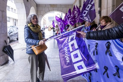Los sindicatos leyeron el manifiesto y guardaron un minuto de silencio