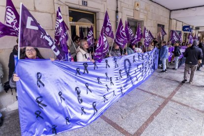 Los sindicatos leyeron el manifiesto y guardaron un minuto de silencio