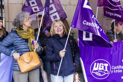 Los sindicatos leyeron el manifiesto y guardaron un minuto de silencio