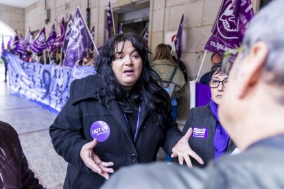 Los sindicatos leyeron el manifiesto y guardaron un minuto de silencio